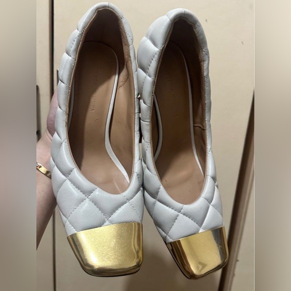 Bottega Veneta White and Gold Quilted Heels - Picture 1 of 4